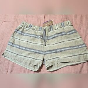 Patagonia Women's Beige and Blue Striped Cargo Shorts